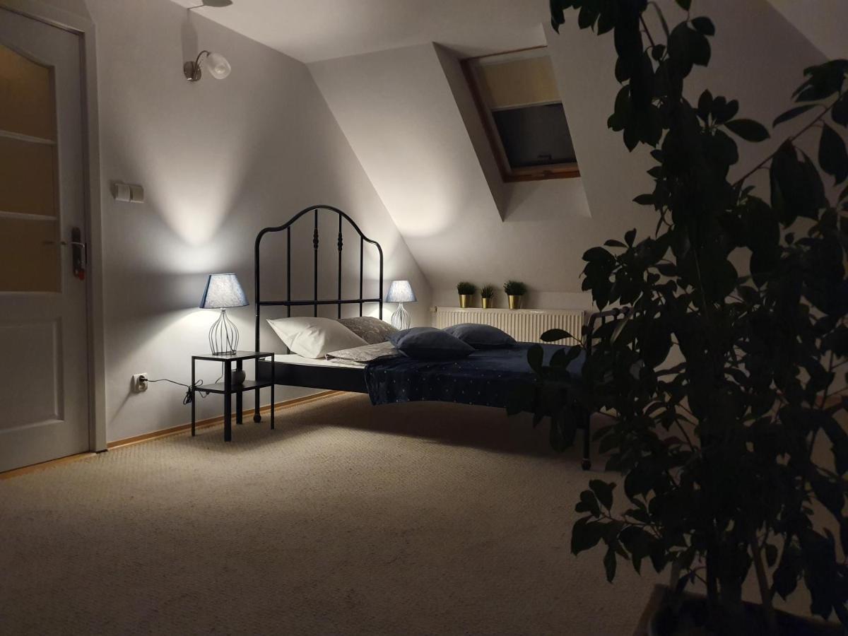Mieszko Rooms Легионово Екстериор снимка