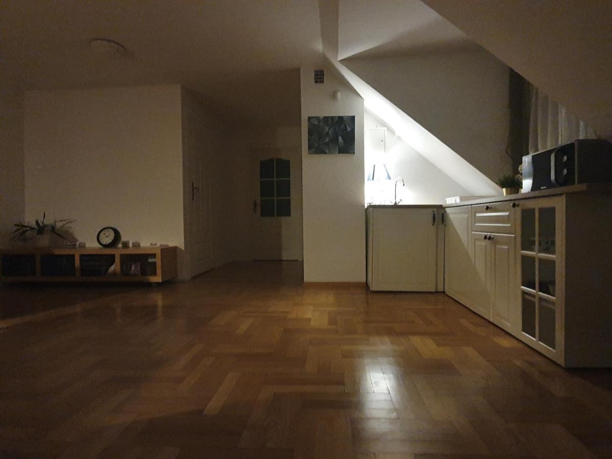 Mieszko Rooms Легионово Екстериор снимка