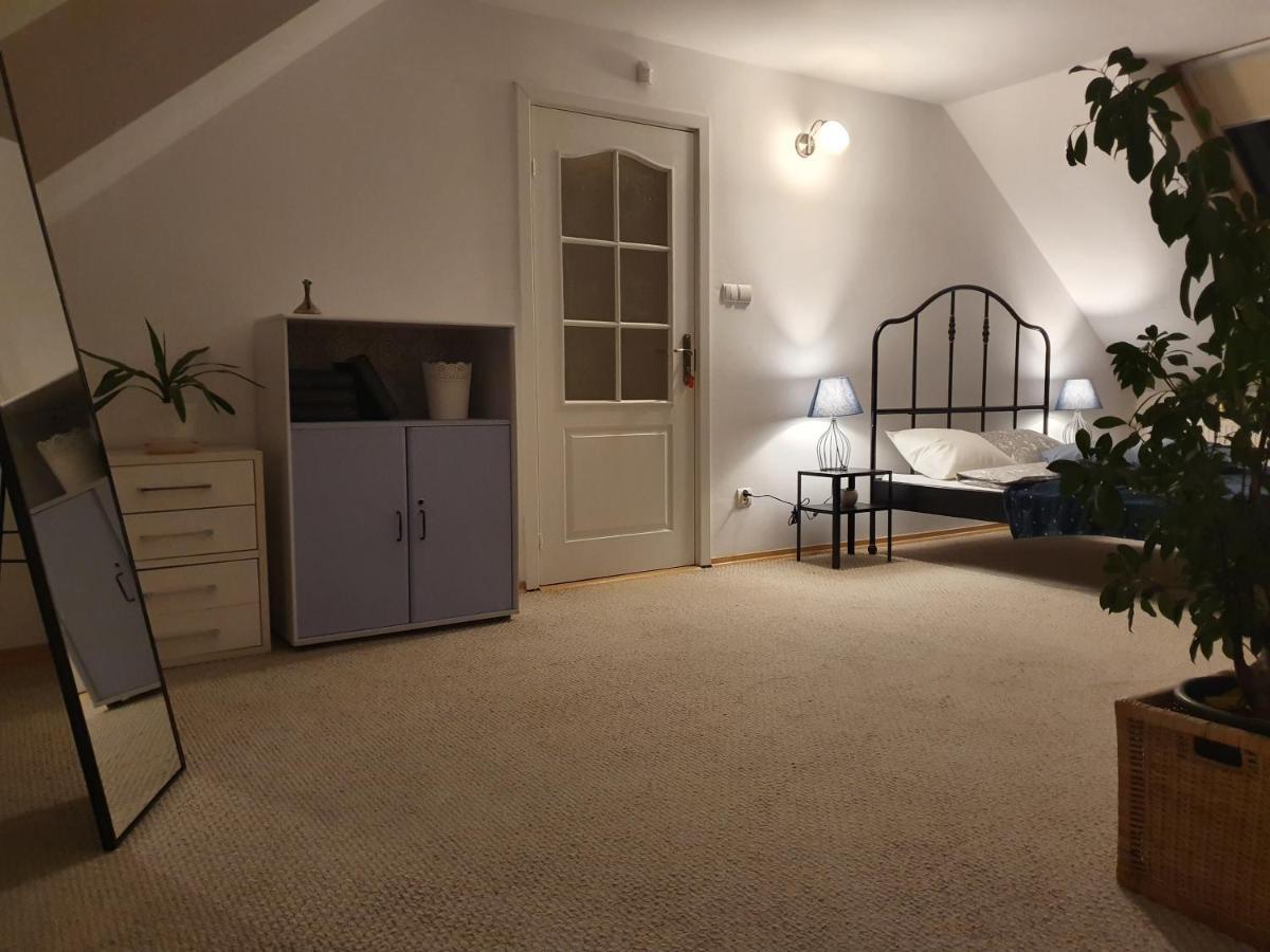 Mieszko Rooms Легионово Екстериор снимка