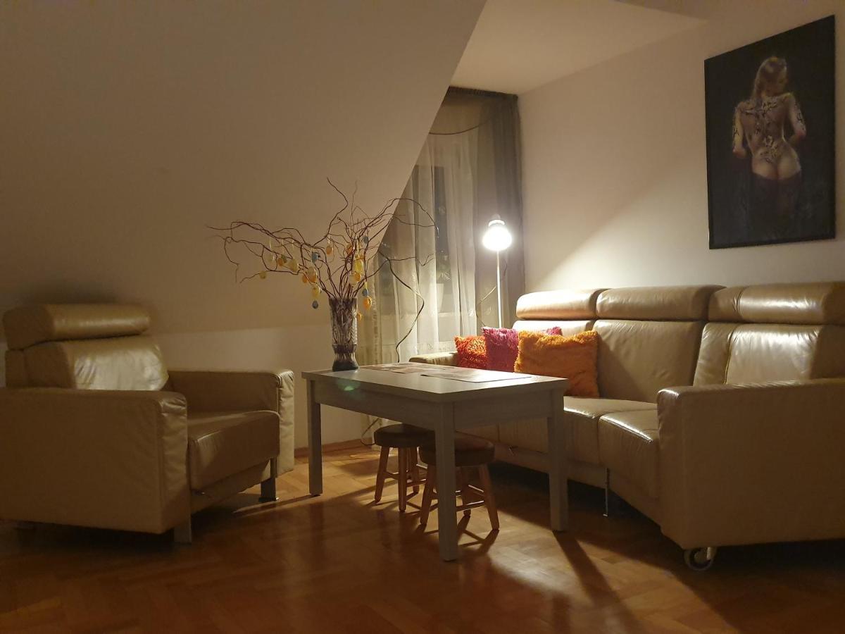 Mieszko Rooms Легионово Екстериор снимка